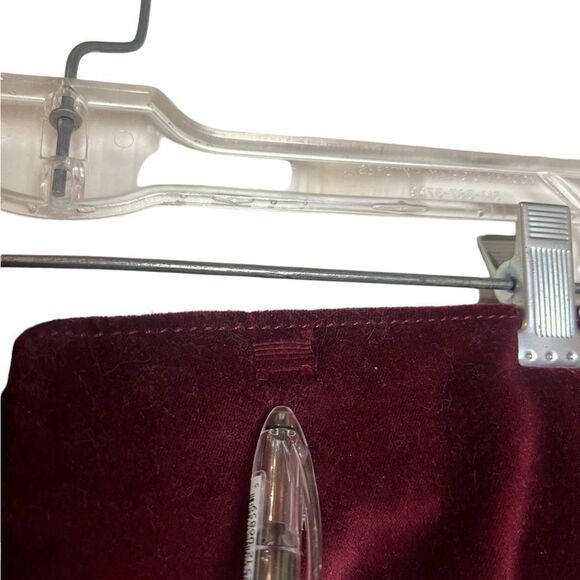 Gap maroon velvet mini skirt. Size 2 - Picture 7 of 8